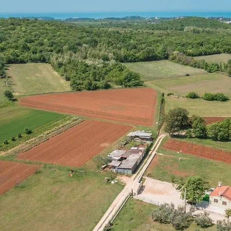 Relaxing Farm House Near * Porec