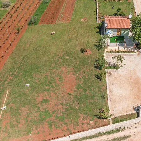 Relaxing Farm House Near Porec
